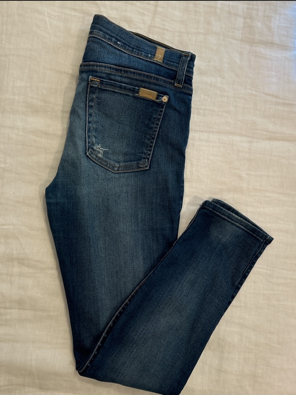 7 For All Mankind Skinny Jeans in Dark Blue Wash